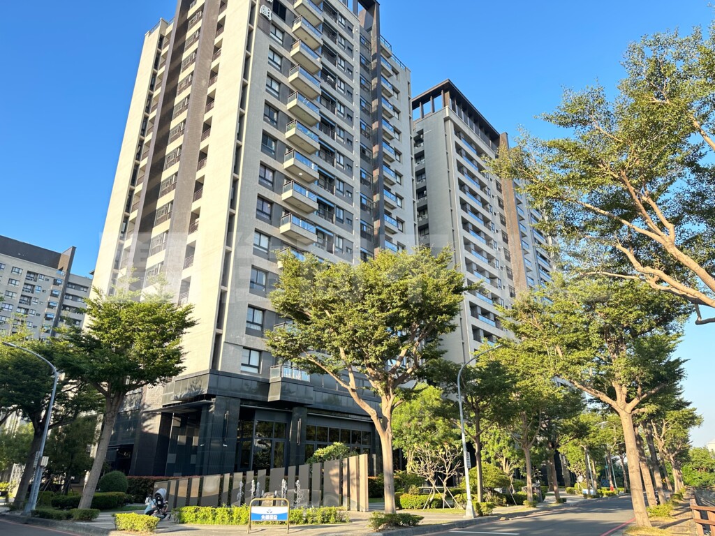 樂屋_龍騰上河漾待售中房屋 龍騰上河漾資訊