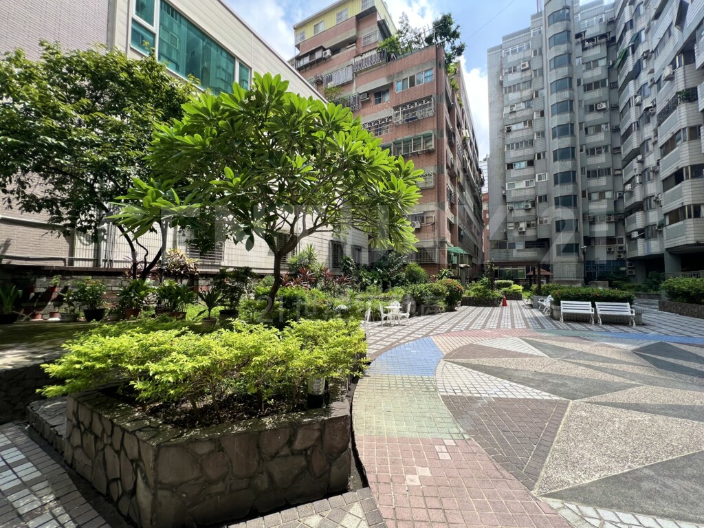 領袖江山資訊