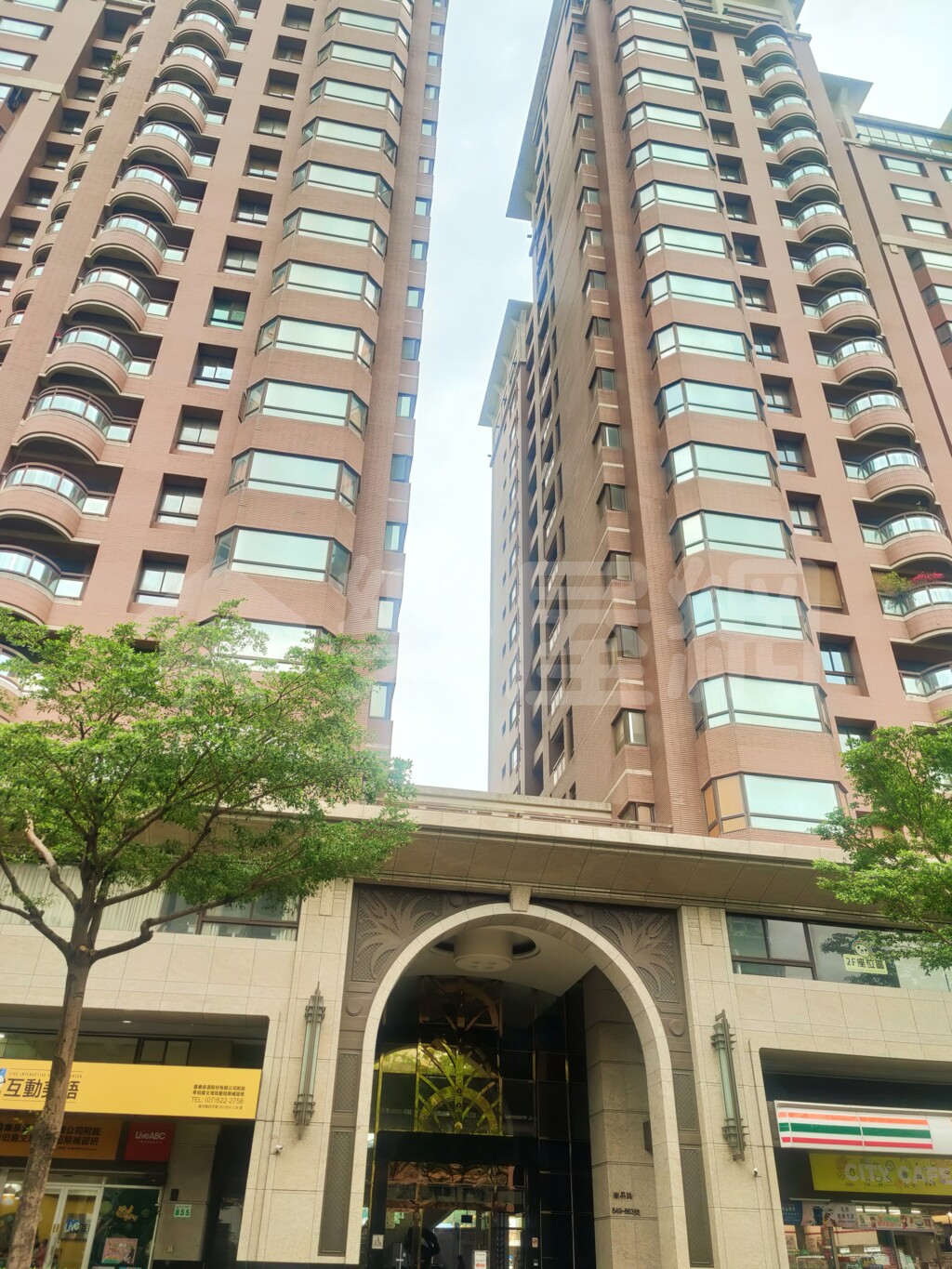堅山大世紀資訊