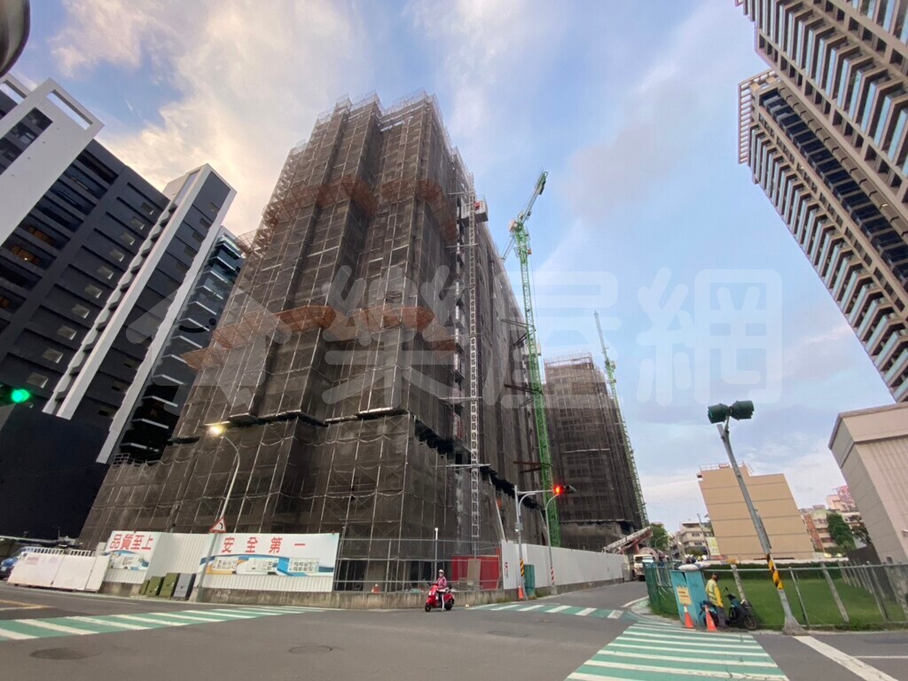 河堤世界(地上權)資訊