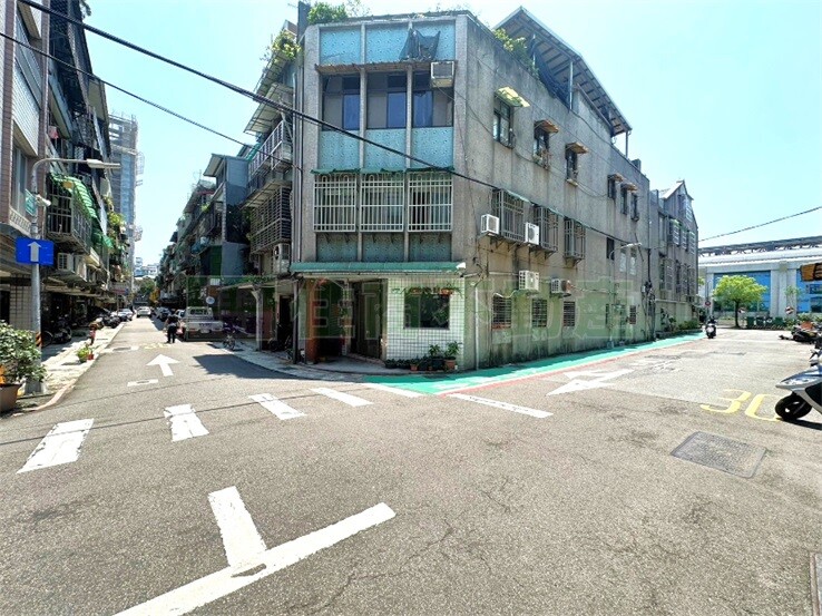 234大橋頭捷運三樓