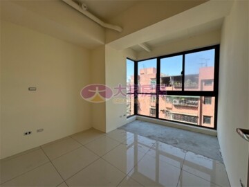 鴻築鴻典待售房屋