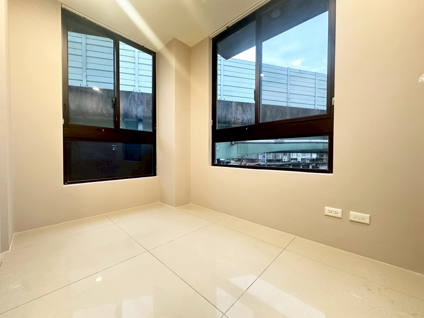 新北市板橋區弘逸/愛屋吉屋待售房屋