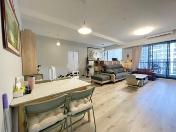 合遠首綻待售房屋