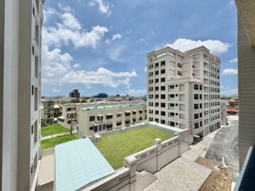 湖畔寶石捷待售房屋