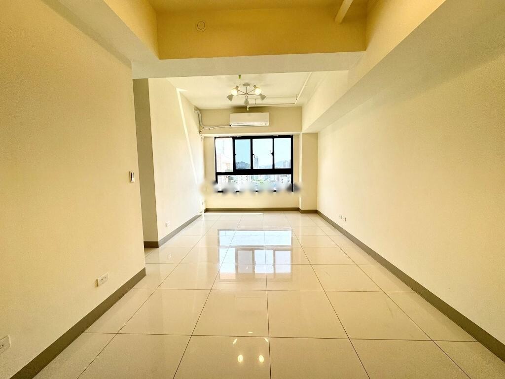 高雄市左營區城揚三越Song巨蛋核心城V/J ONLY待售房屋
