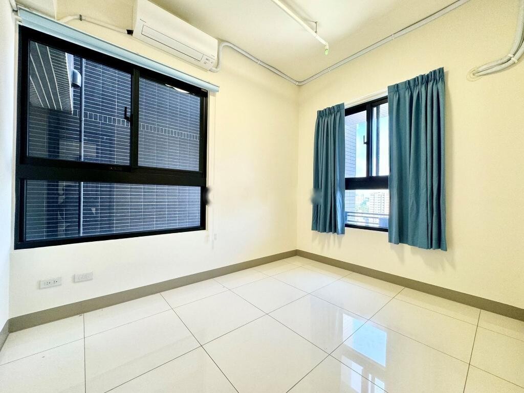 高雄市左營區城揚三越Song巨蛋核心城V/J ONLY待售房屋
