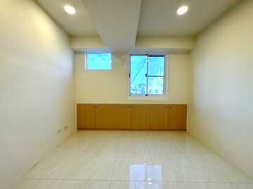 泰億夏林路透天待售房屋