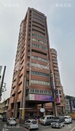 總富三多六街透天待售房屋