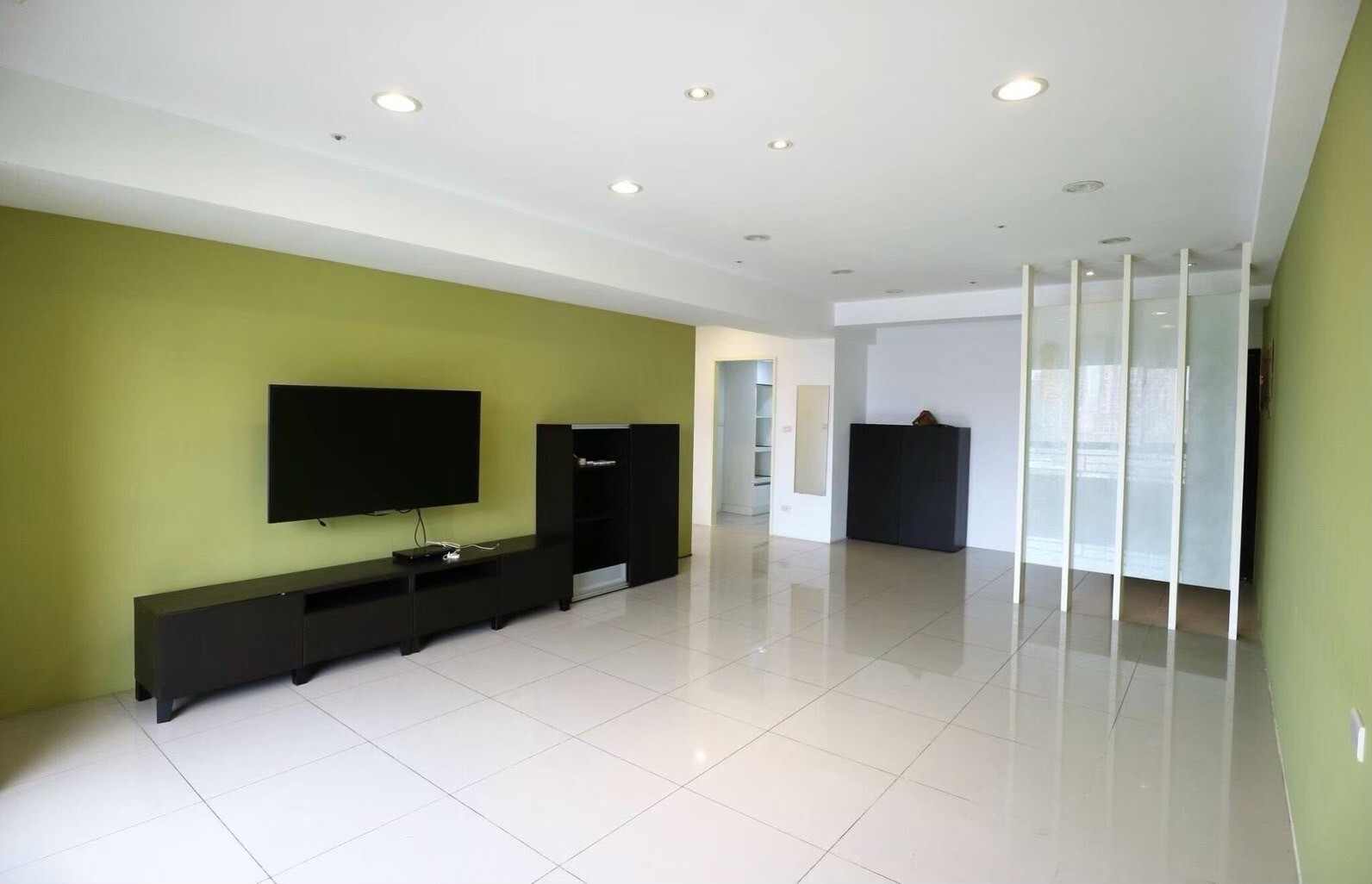 美術館商圈~勝美術2雲門登峰4房雙車~面河岸