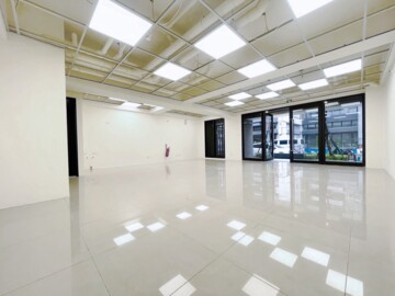 【學知苑】明新商圈黃金地段全新店面+車位 - Image 1