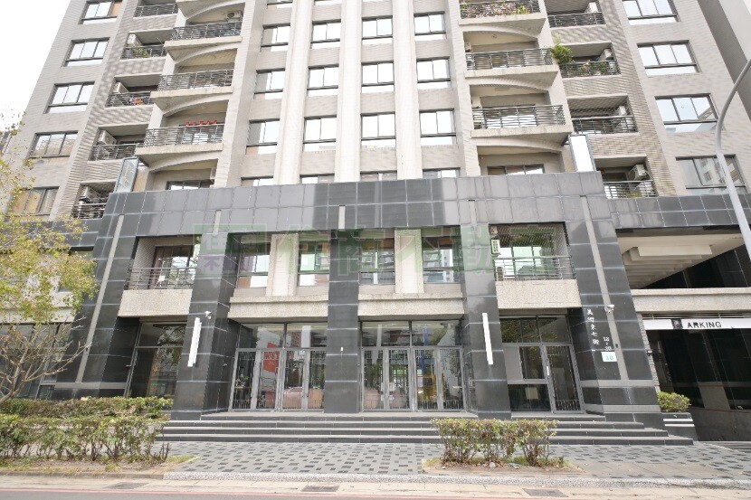 高雄市鼓山區阿曼會館待售房屋
