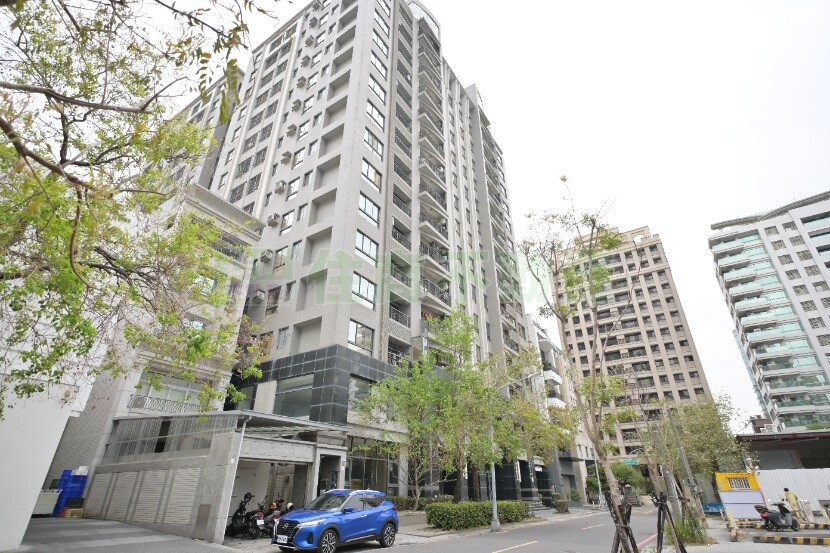 高雄市鼓山區阿曼會館待售房屋