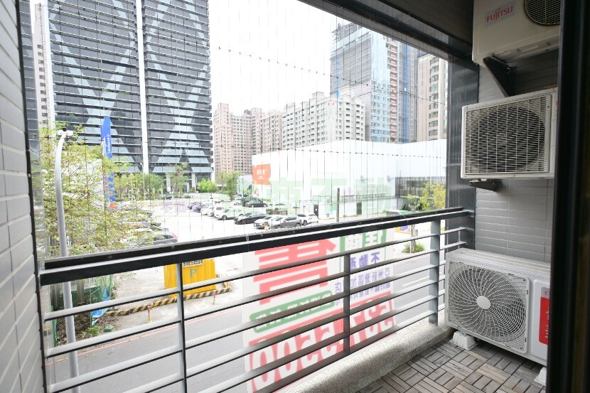 高雄市鼓山區阿曼會館待售房屋