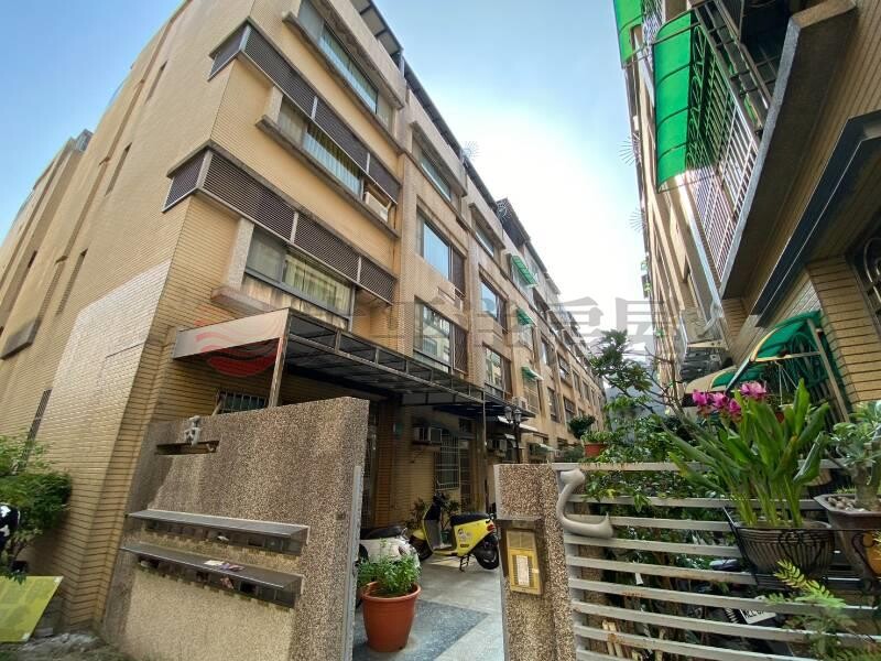 永康創意園區芳鄰美車墅