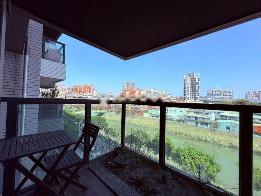 高雄市楠梓區漾CITY待售房屋