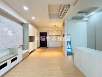 世界湖美麗待售房屋