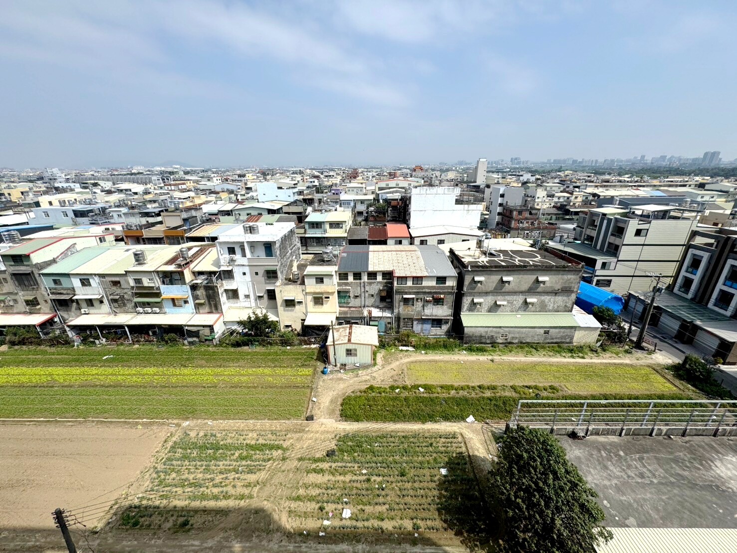 高雄市梓官區田園休閒家華廈區待售房屋