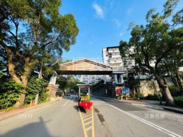 瓏山林公寓區待售房屋