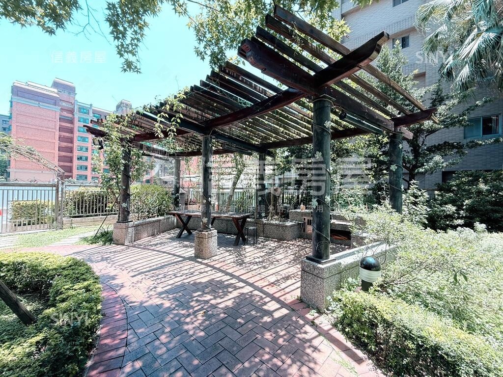 新北市蘆洲區普羅旺世待售房屋