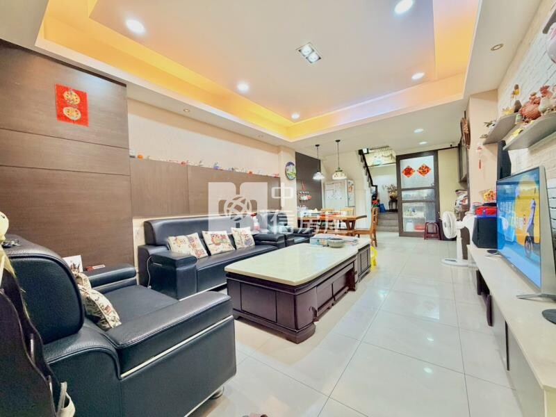 ☆仁雄商圈雙車庫傳統透天★