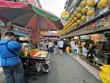 廟口稀有精華區1、2、3樓金店面(專約) - Image 1