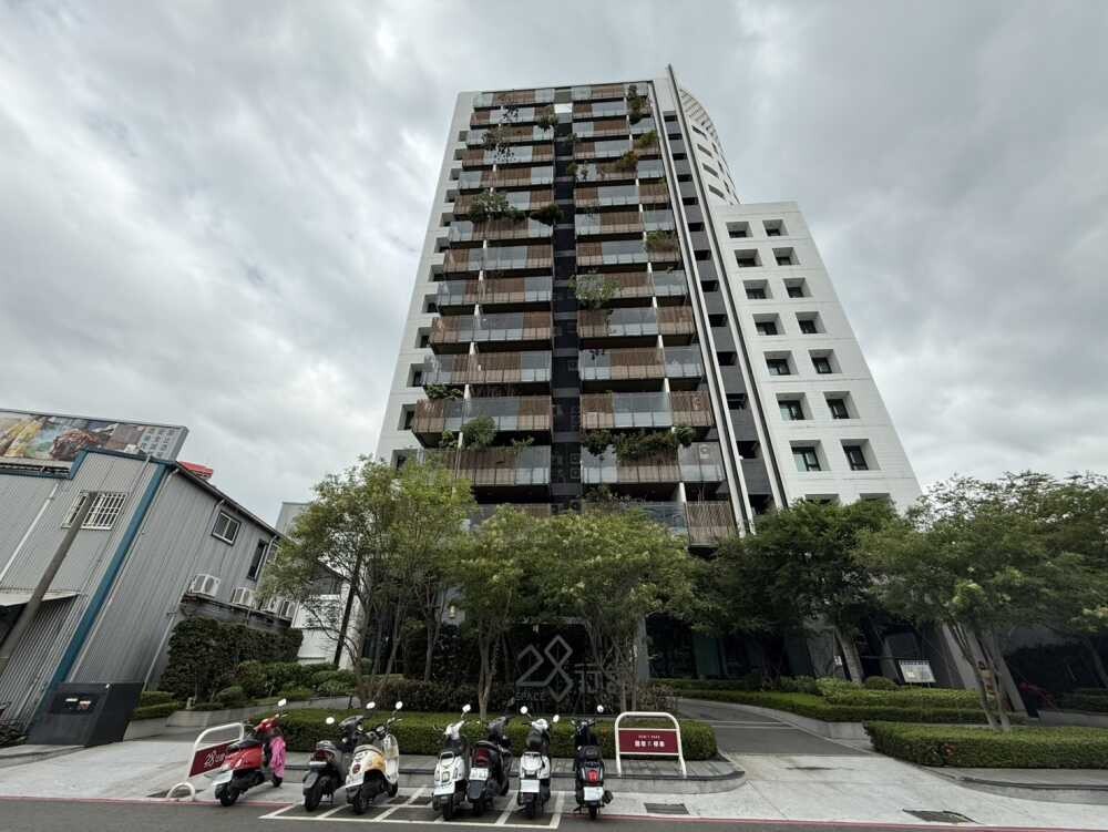 樂屋_高雄市仁武區28行舘待售房屋 高雄市仁武區28行舘待售房屋