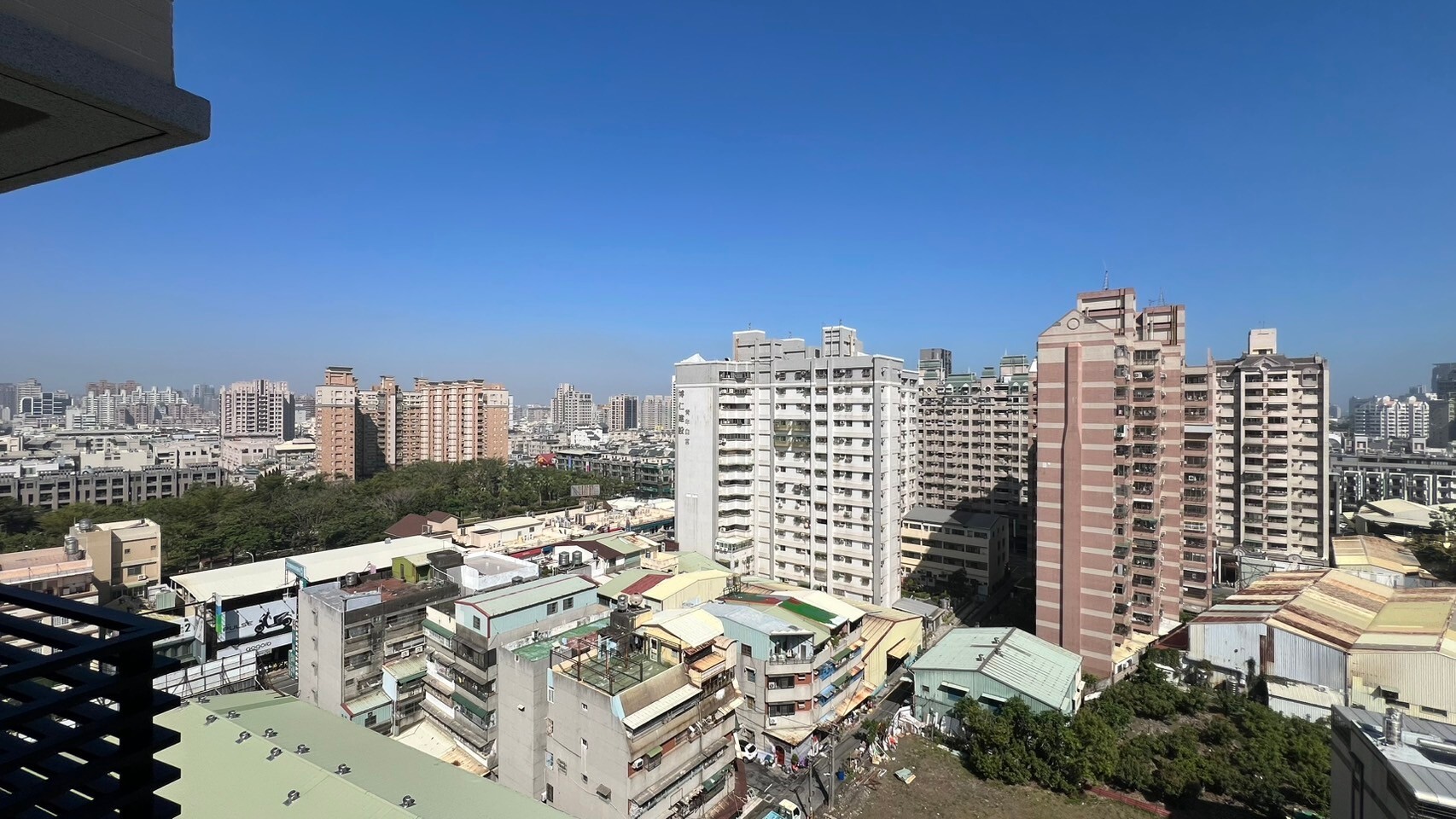 高雄市鳳山區文山聚滙待售房屋