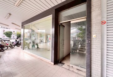 七賢民族|三角窗醒目大店面 - Image 1