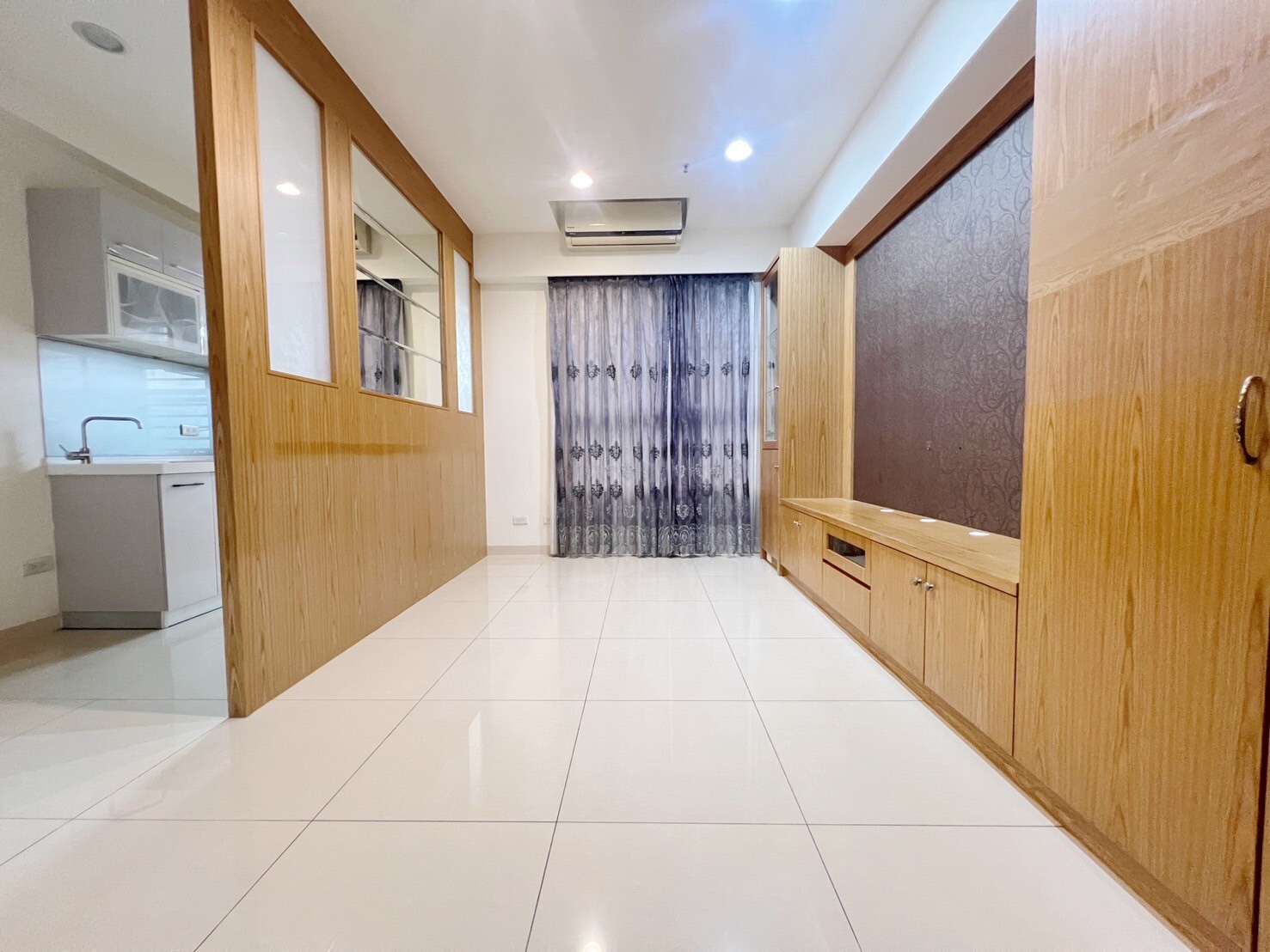 楠梓大河漾德賢商圈2房平移車位景觀美大樓