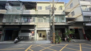 鳳山省鳳商文衡商圈翻新可停車透天(可租補) - Image 1