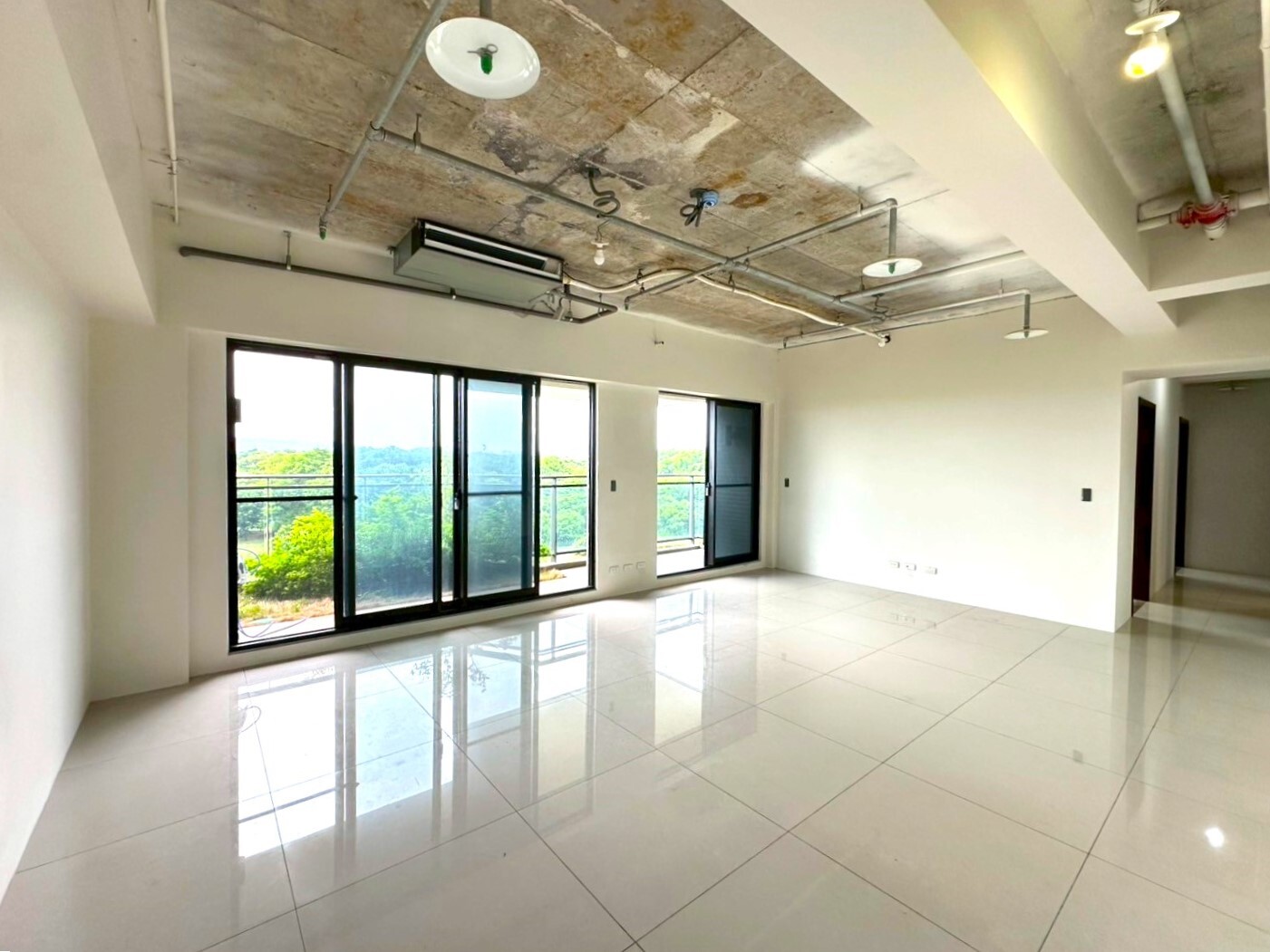 鼎宇公園森林之星首排#萬坪樹海景觀4房連號雙平車