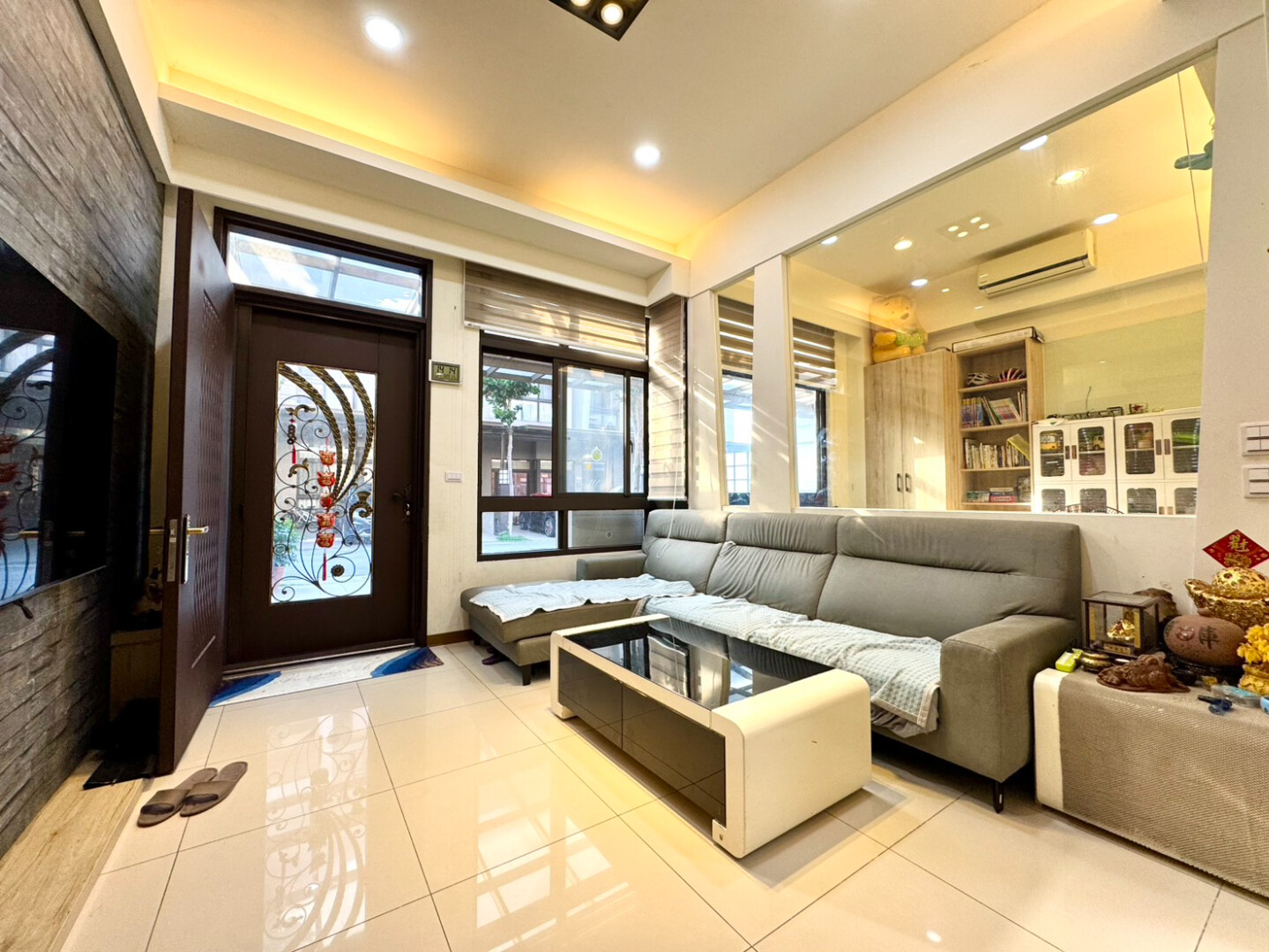 高鐵南路(夢想莊園)前院双車孝親透天別墅