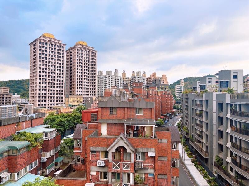 👍水碓特區超值低公設四房車換屋首選❤️住商吳若語