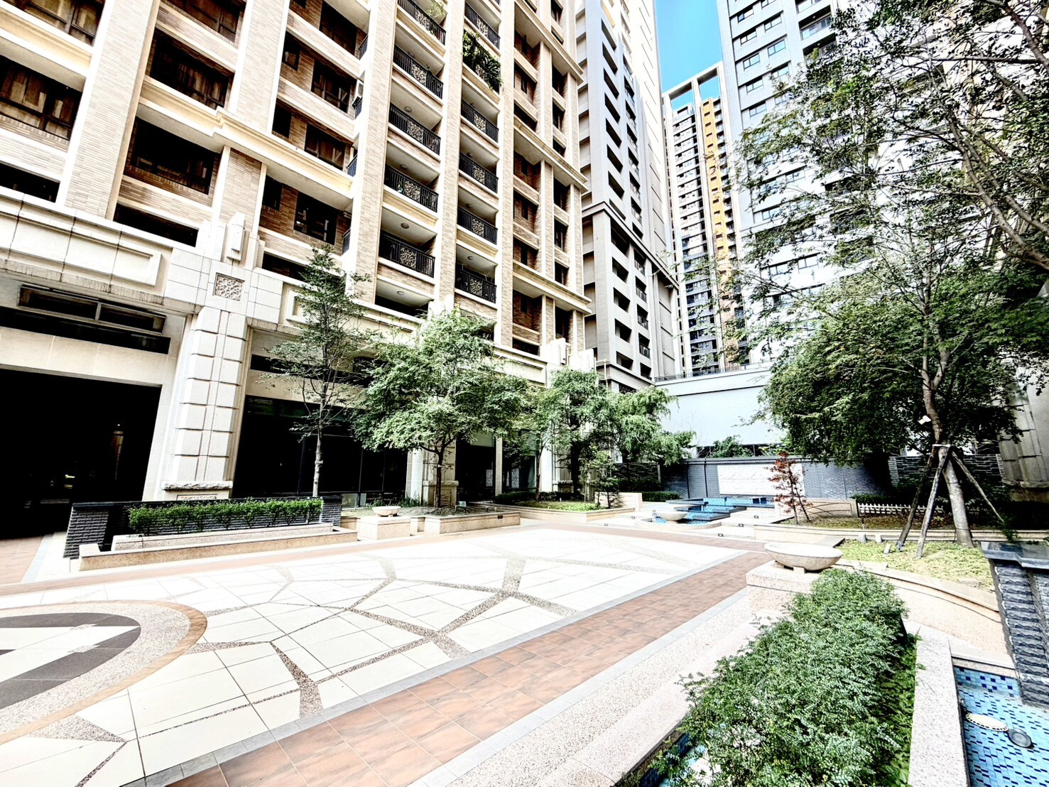 專任關埔學區【興世代】朝外棟雙露台B2雙平車