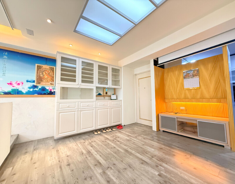 秀朗商圈電梯2+1房+車位☎住商孫小樂