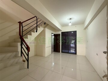 采縈永芳路310巷透天待售房屋