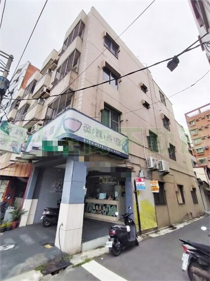 仁德中正路黃金角窗店住