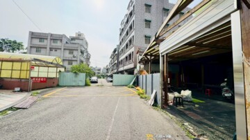 耐斯旁大面寬多功能建地+透天 - Image 1