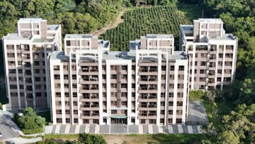 雲天大地待售房屋