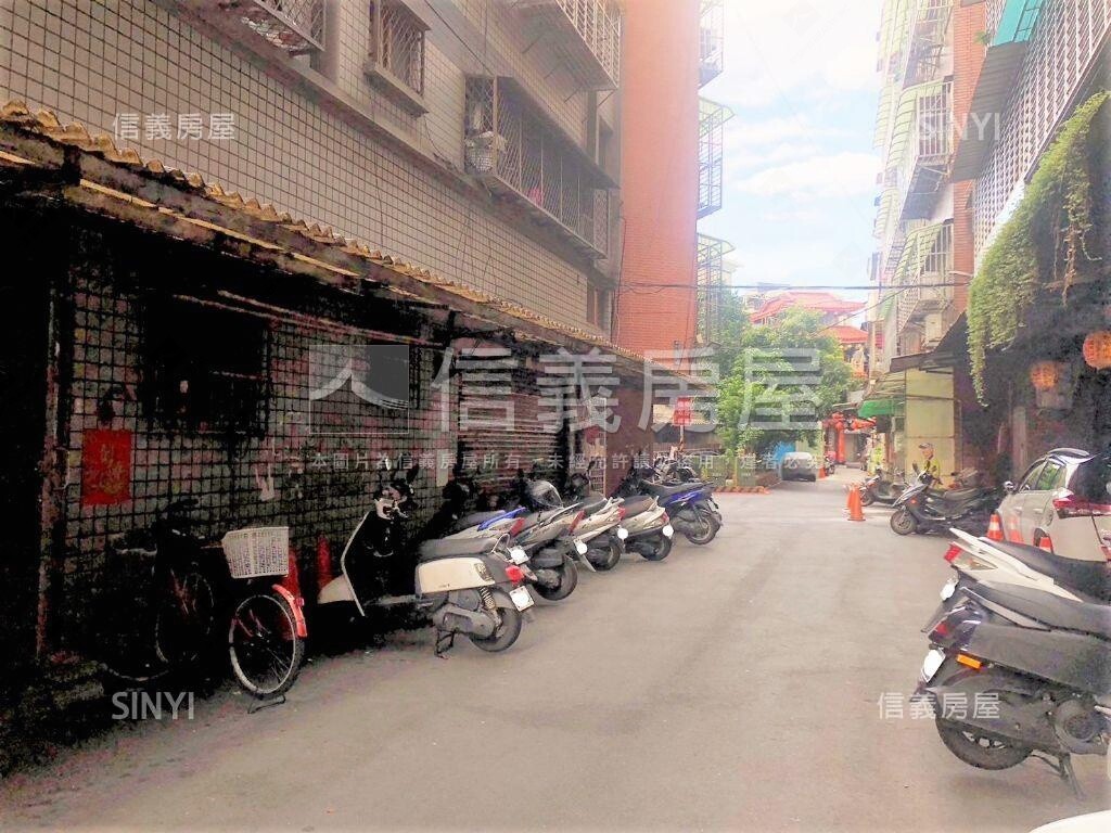 金三角面寬約１２米住辦