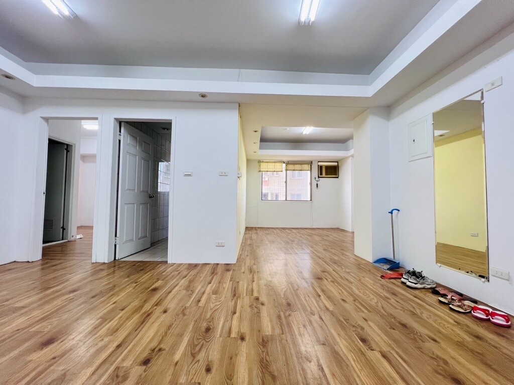 近中山醫、大慶捷運，超值四房+車位