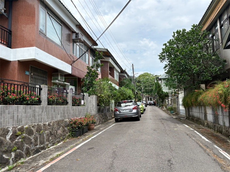 彩虹庭園中的精品別墅