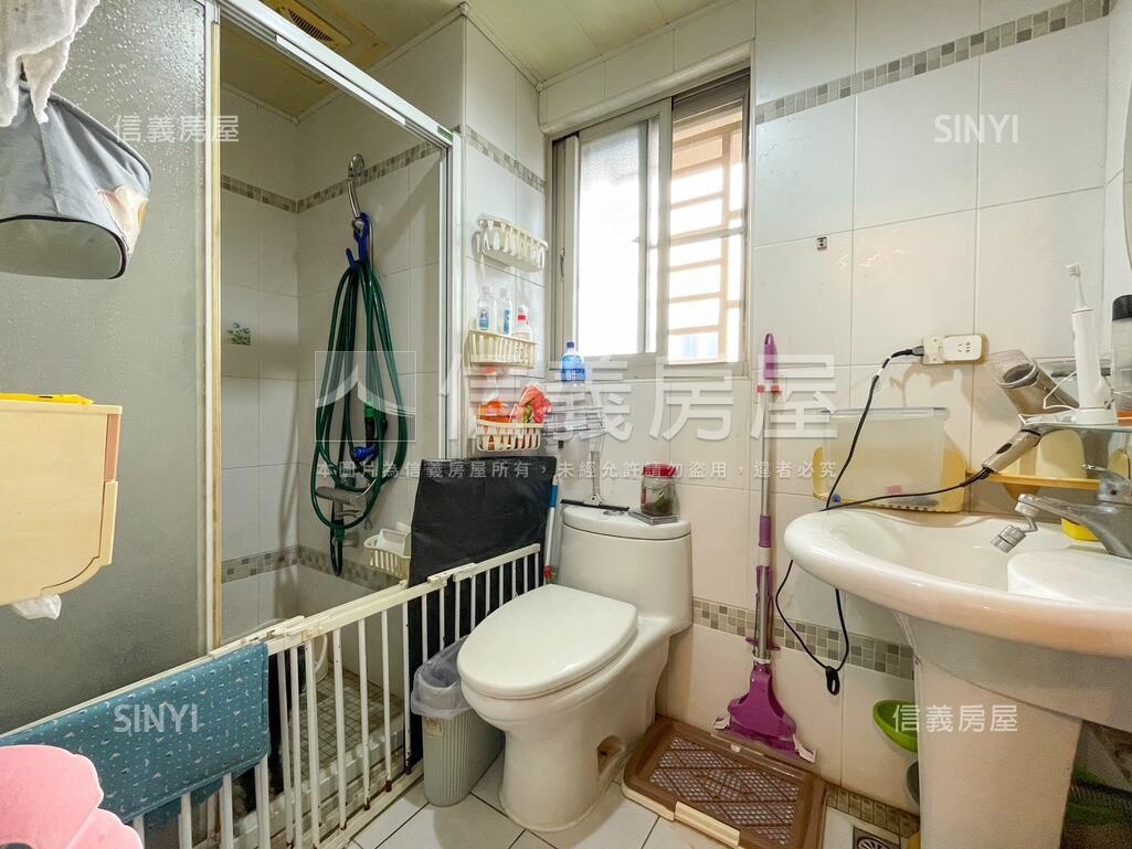高雄市前鎮區鳳凰嘉鄰待售房屋