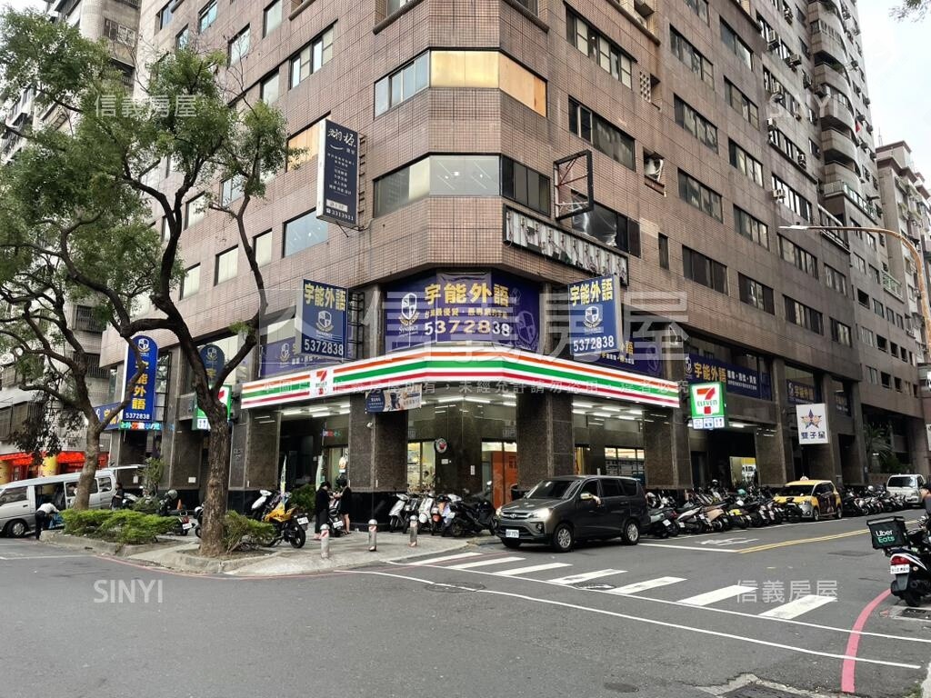 高雄市前鎮區鳳凰嘉鄰待售房屋