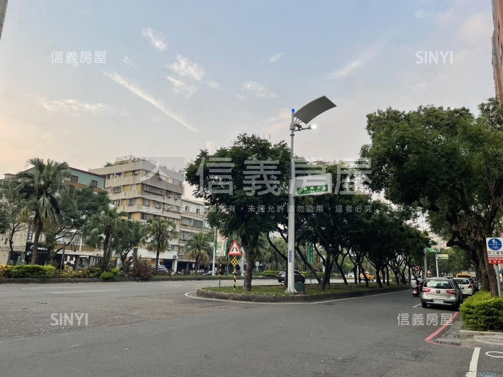 高雄市前鎮區鳳凰嘉鄰待售房屋
