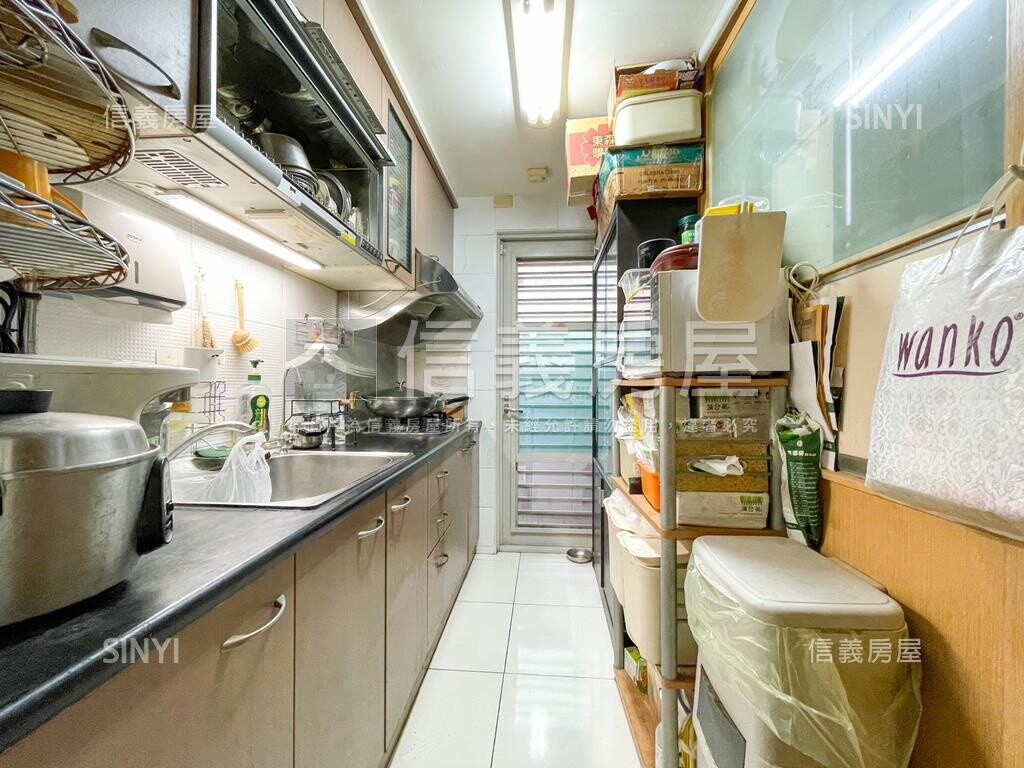 高雄市前鎮區鳳凰嘉鄰待售房屋