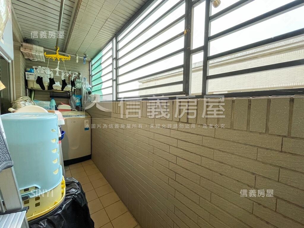 高雄市前鎮區鳳凰嘉鄰待售房屋