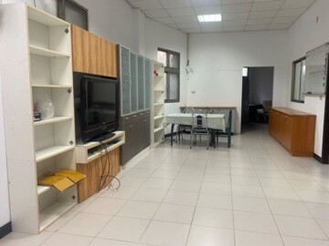 一中商圈旁近中科大稀有大二房邊間一樓~出租 - Image 1