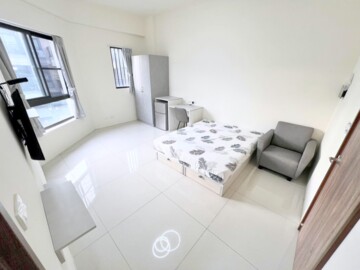 超新電梯⭐可租補✅乾溼分離⭐獨洗機車位✅近青年高中 - Image 1